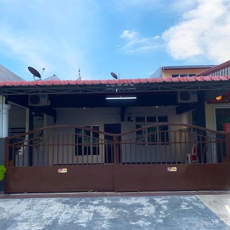 Malim Melaka Homestay Exterior photo